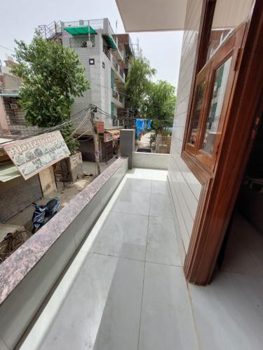  home-affordable-and-luxury-home Balcony