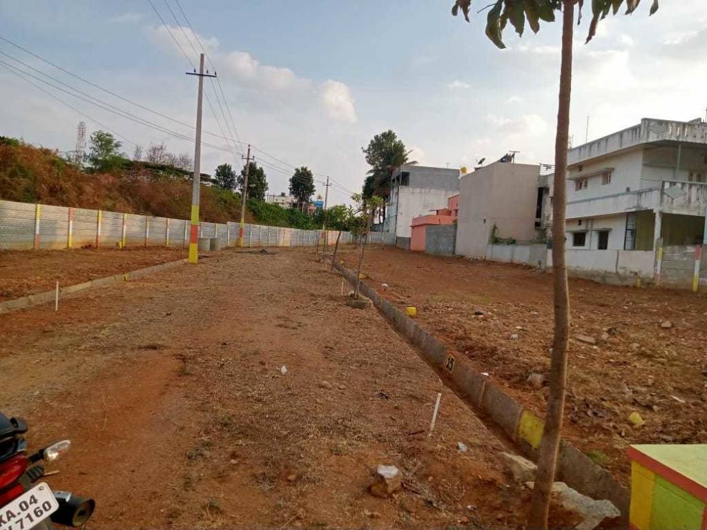  maruthi layout Plot