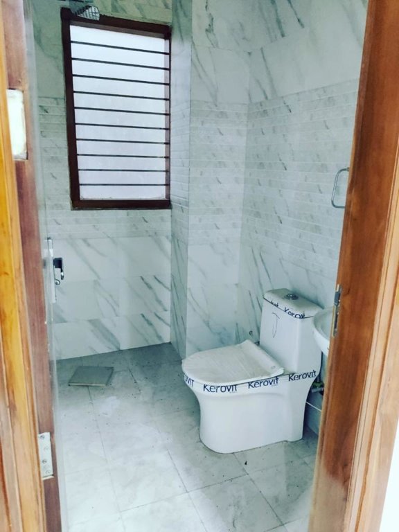  independent floor Bathroom