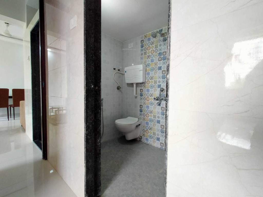  kurlai complex Bathroom