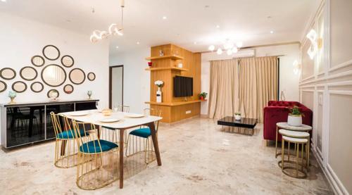  soho-by-bren Dining Area