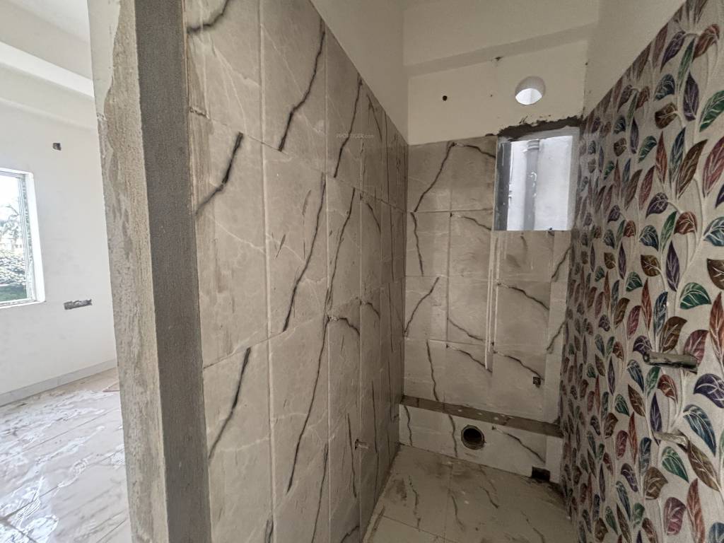  century mansion Bathroom