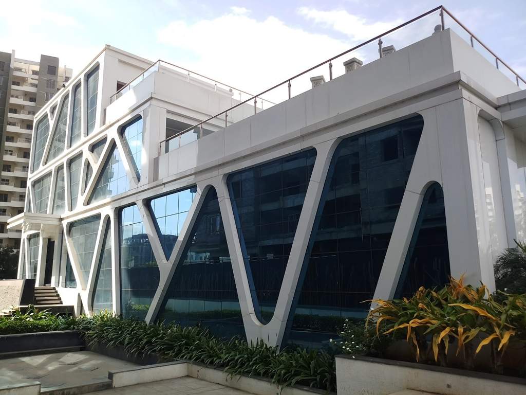  38 park majestique phase v Club House