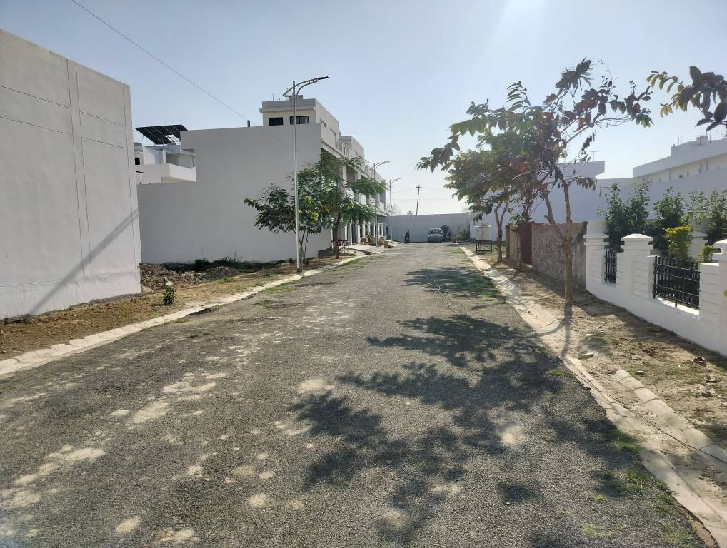 sun city Internal Roads & Footpaths