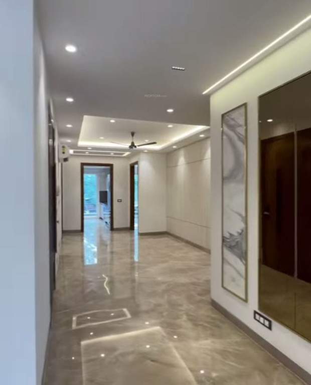  whitehousz sector 46 floors Living Area