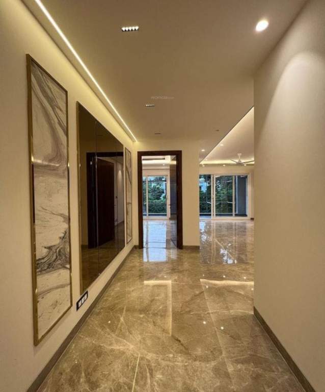  whitehousz sector 46 floors Living Area