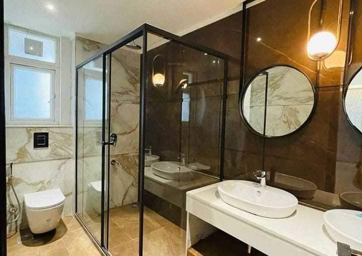  whitehousz mayfield garden floors Bathroom