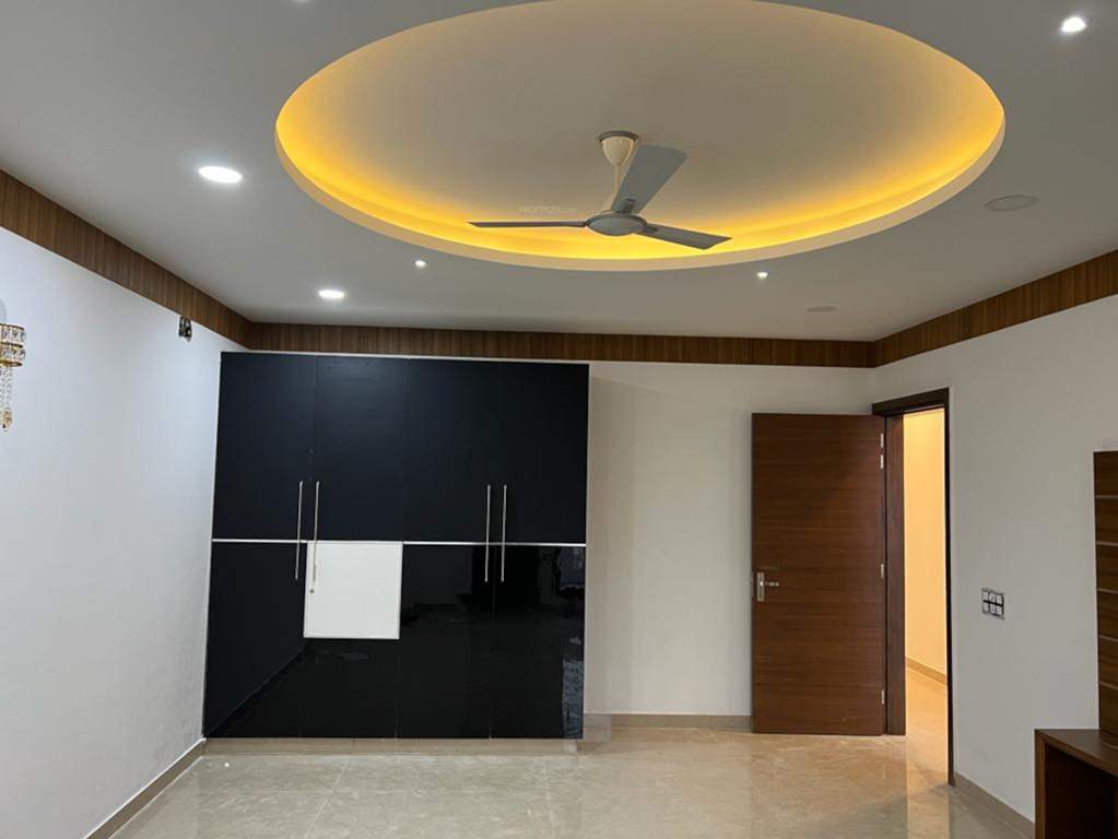 ultra luxurious floor Living Area