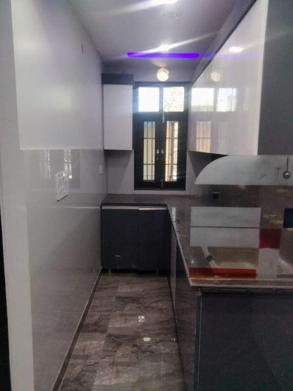  om sai metro view floors Kitchen