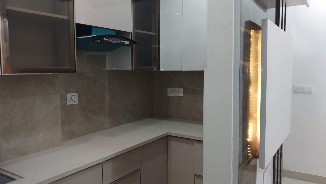  om sai affordable floors Kitchen