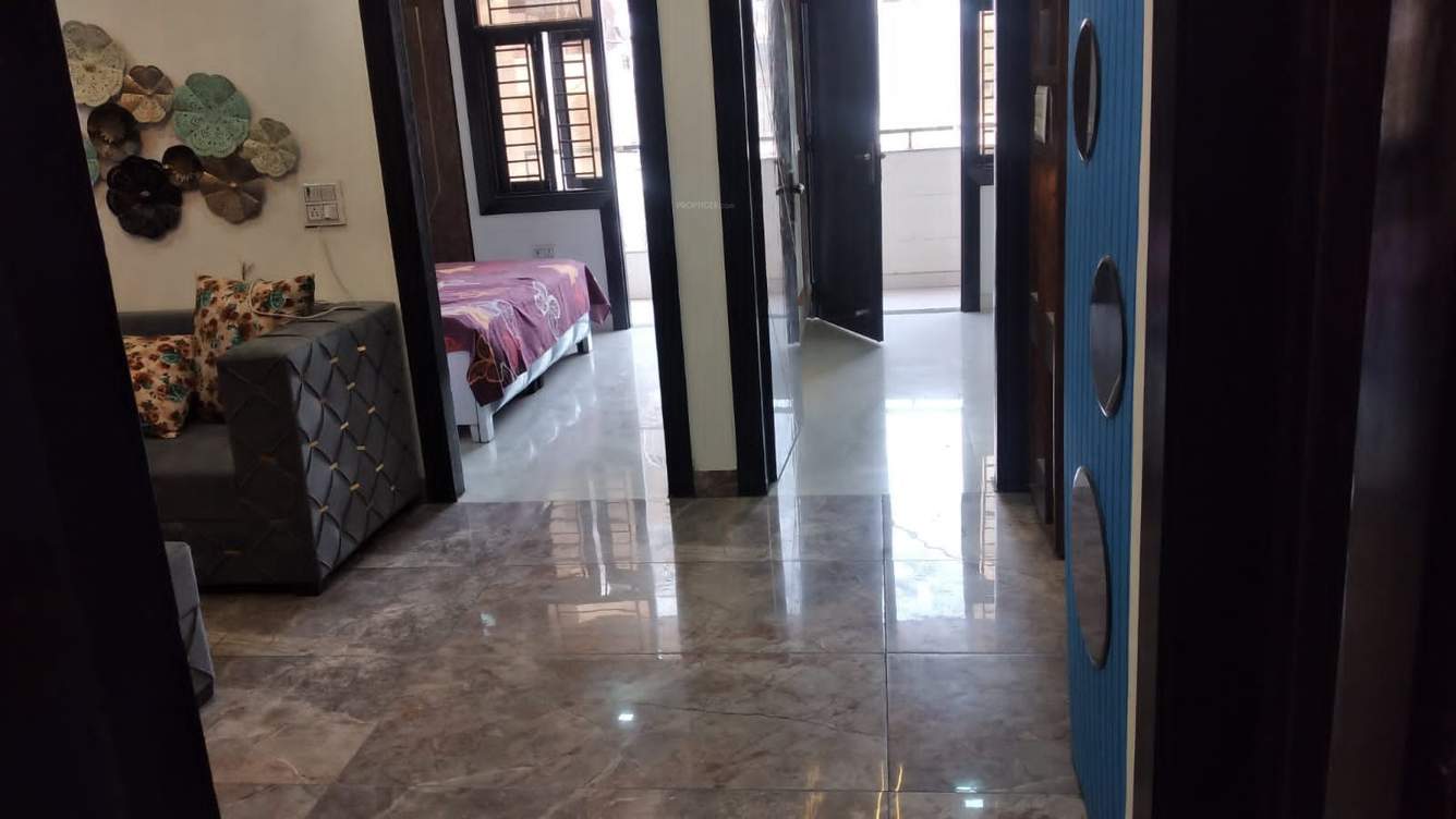  om sai affordable floors Living Area