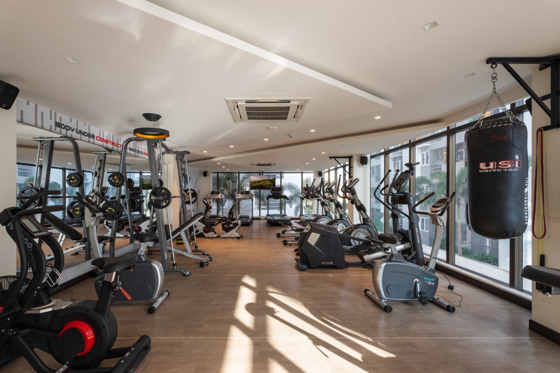  maple sky residences at navin s starwood towers Gymnasium