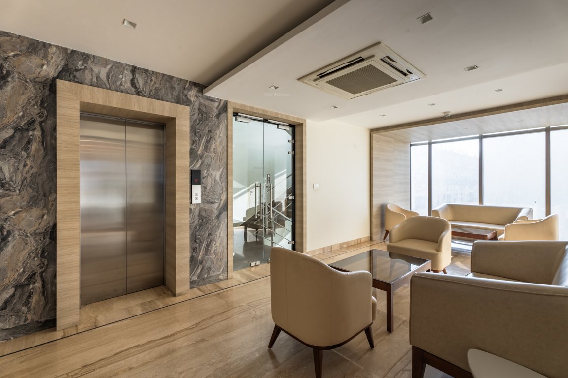  maple sky residences at navin s starwood towers Others