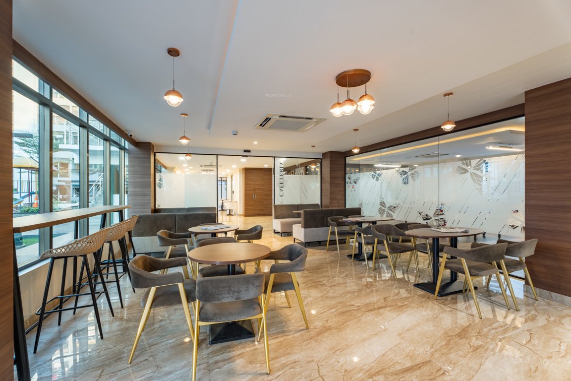  maple sky residences at navin s starwood towers Others