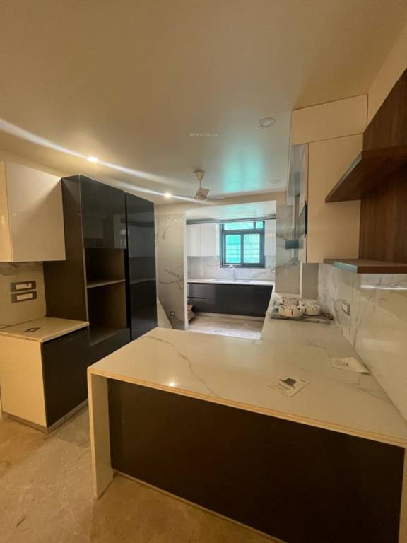  floors three Kitchen