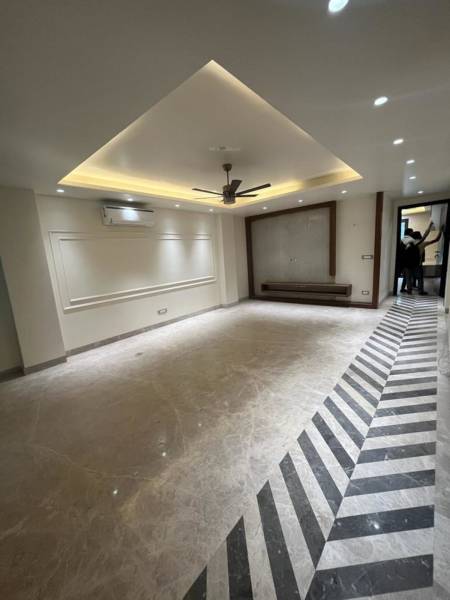  floors-three Living Area