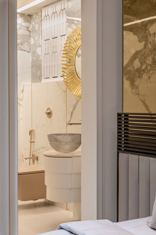  alaya belmonte Bathroom