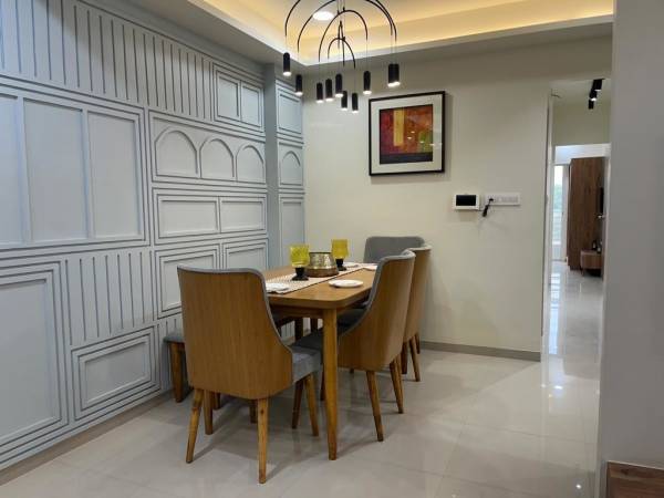  empyrean-courtyard-ii Dining Area