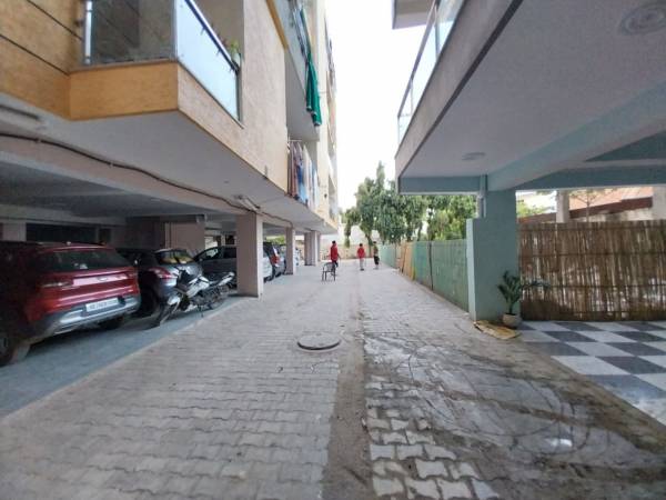  new-builder-floor Car Parking