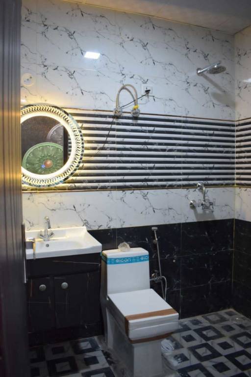  new builder floor Bathroom