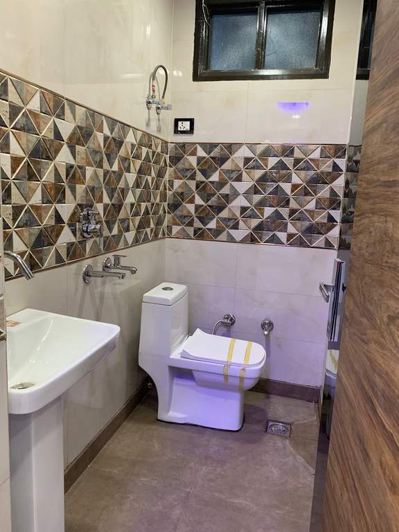  floors 1 Bathroom
