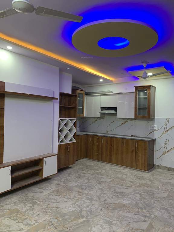  floors 1 Kitchen