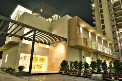  oyster-grande-tower-h Club House