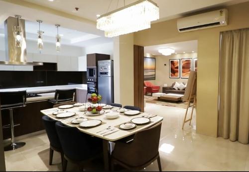  oyster-grande-tower-h Dining Area