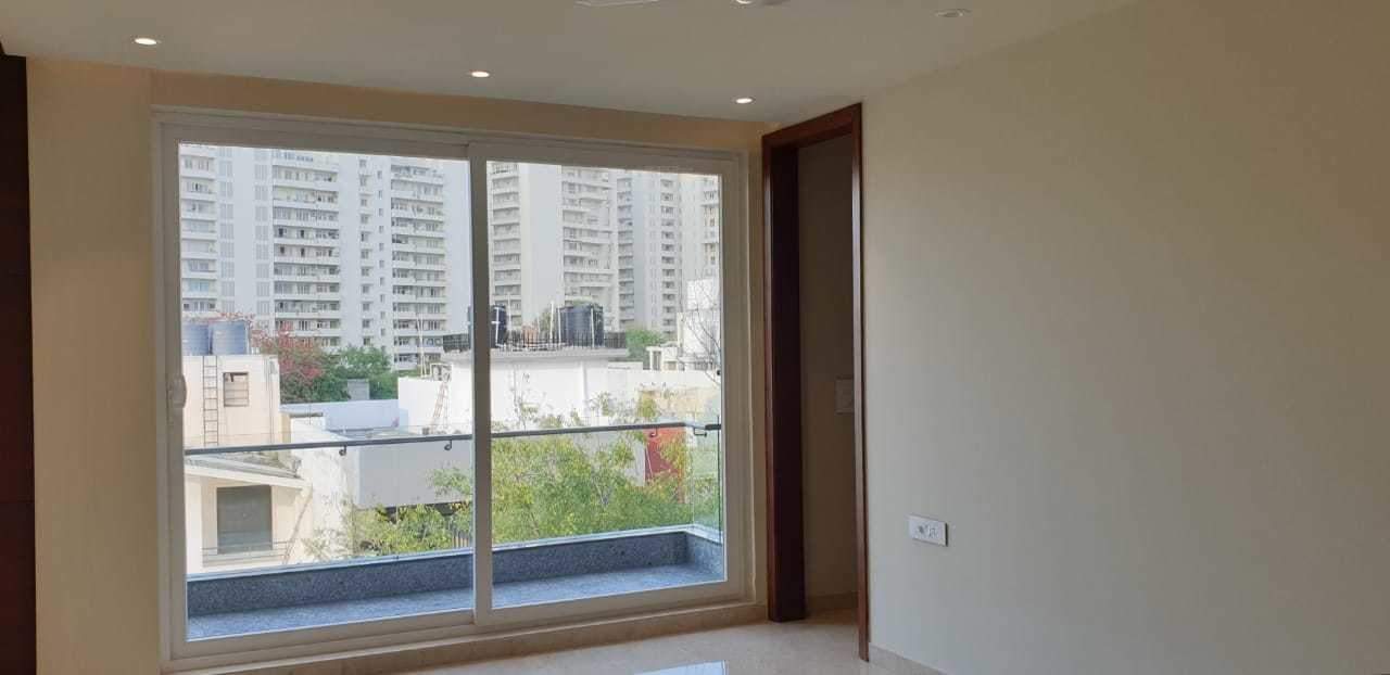  dlf luxury floors 2 Bedroom