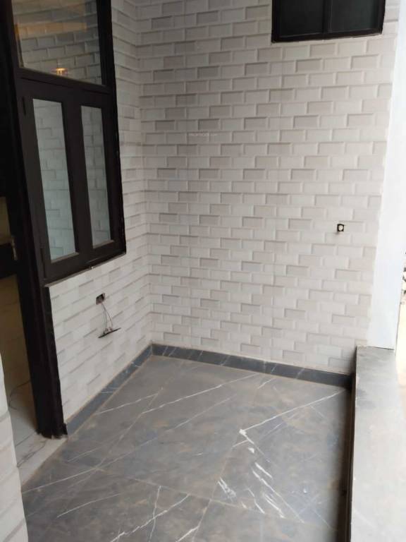  affordables and luxury homes Balcony