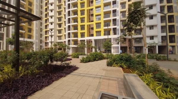 Paved Compound amenities of Runwal Gardens Phase 4 Bldg No 38