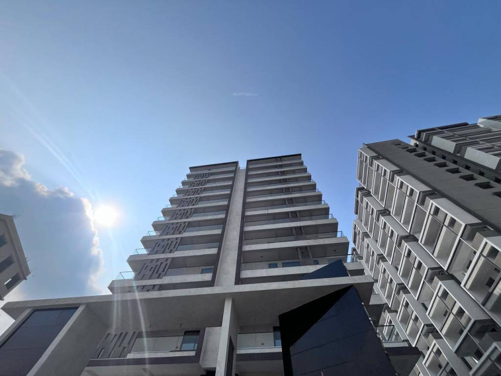 Luxurio 75 Residences