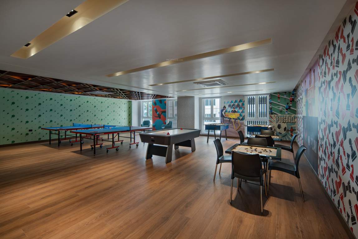  around the life Club House