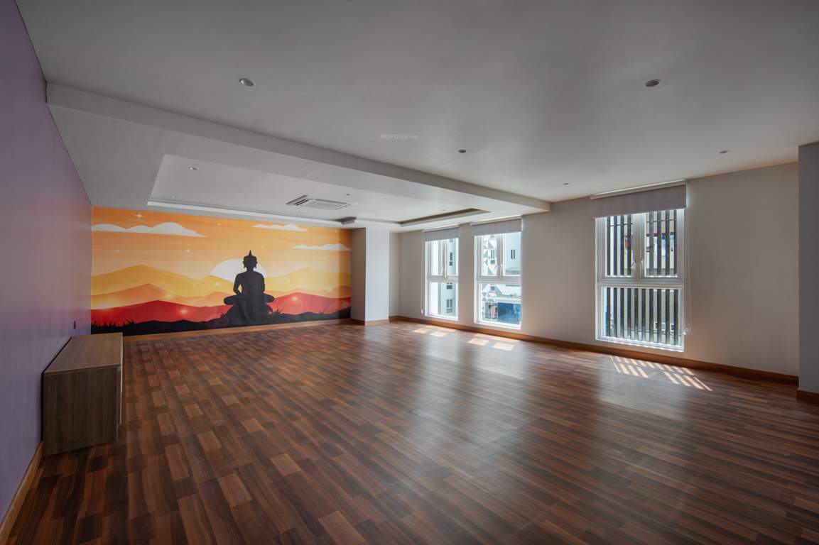  around the life Club House