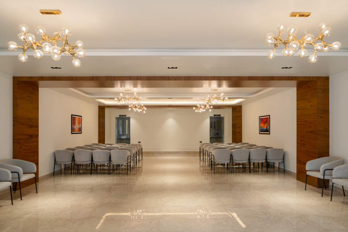  around the life Club House