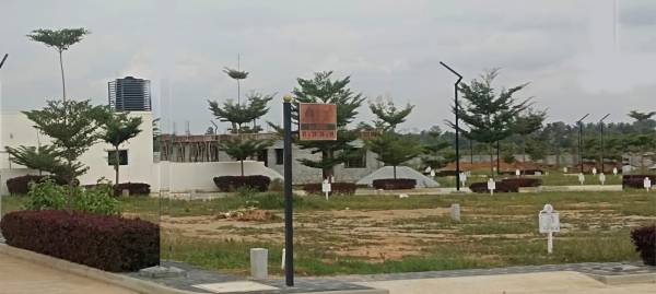  srushti-srigandha Plot