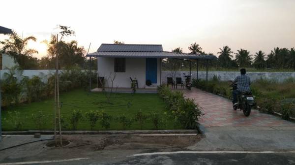  velavan-square Internal Roads