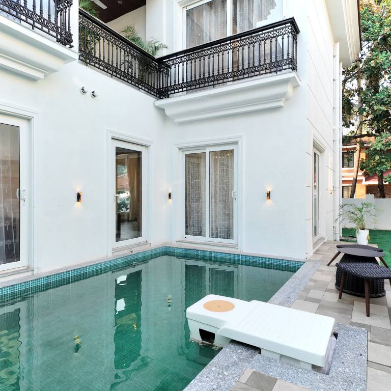  the floretta Swimming Pool