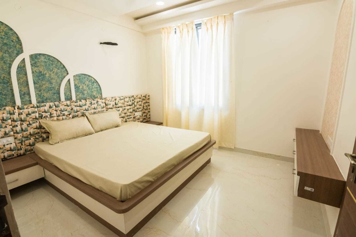  sb height 1st Bedroom