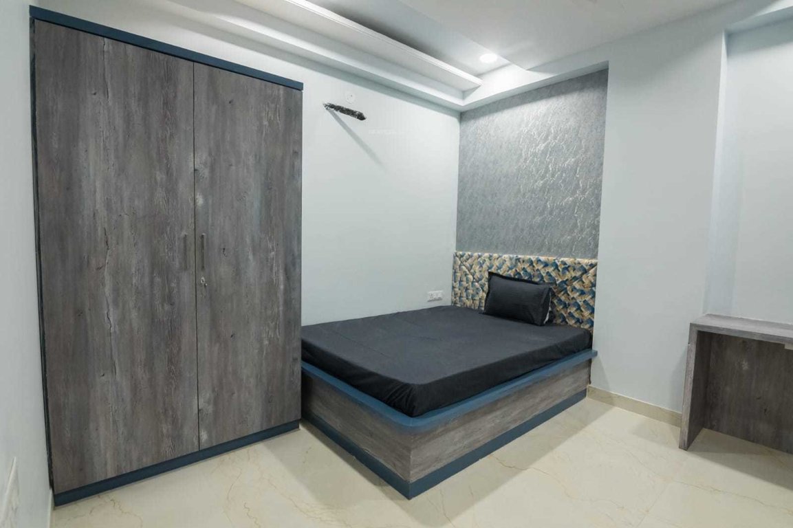  sb height 1st Bedroom