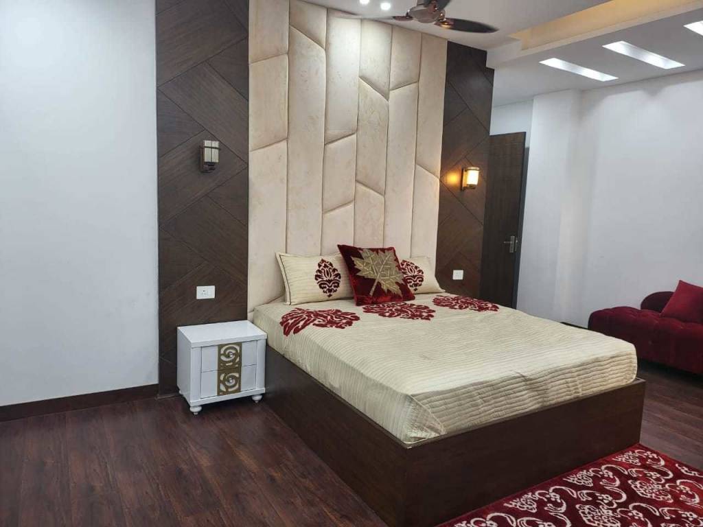  independent floors Bedroom