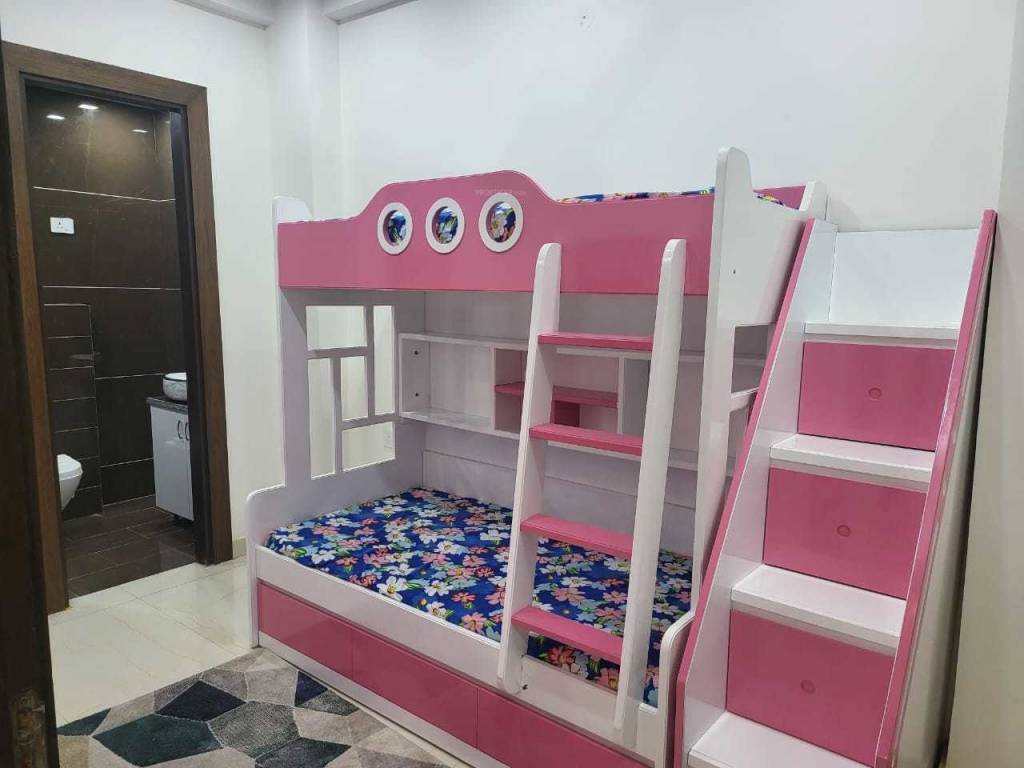  independent floors Bedroom