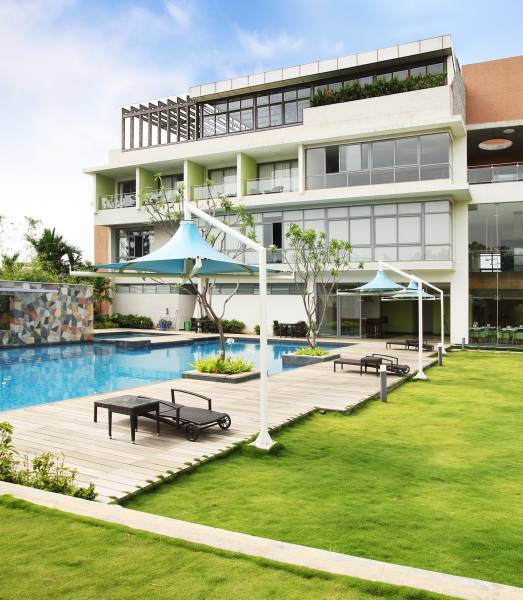  green-acrres Swimming Pool