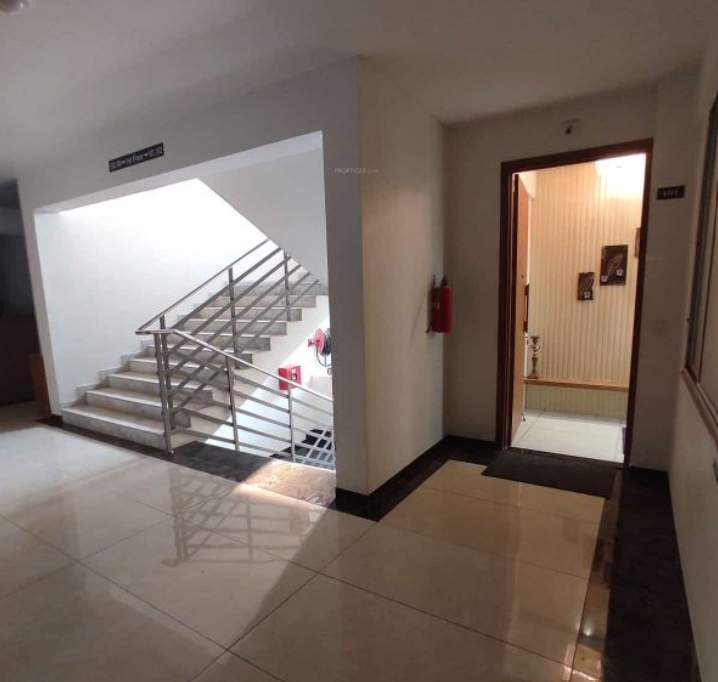  bluets Entrance Lobby