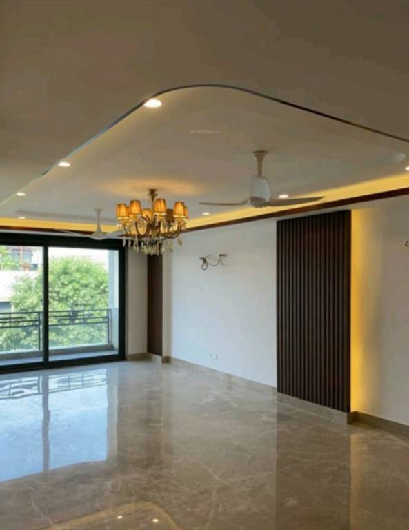  estate 5 Living Area