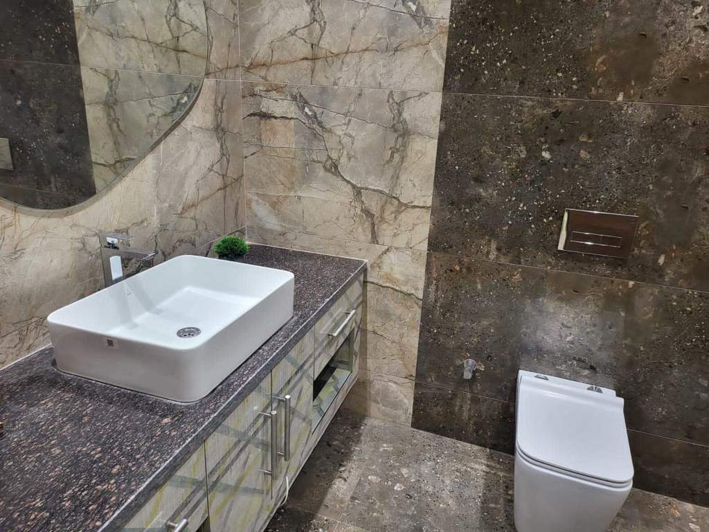  ultra luxurious floor Bathroom