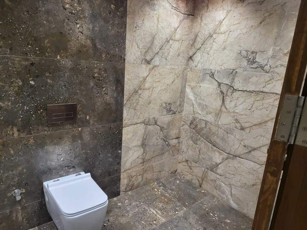  ultra luxurious floor Bathroom