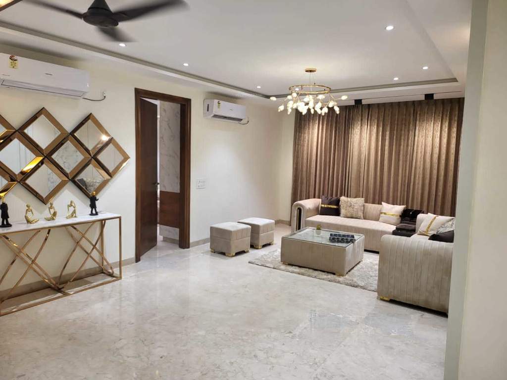  ultra luxurious floor Living Area