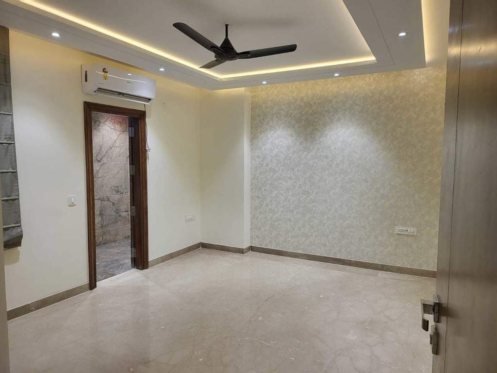  ultra luxurious floor Living Area