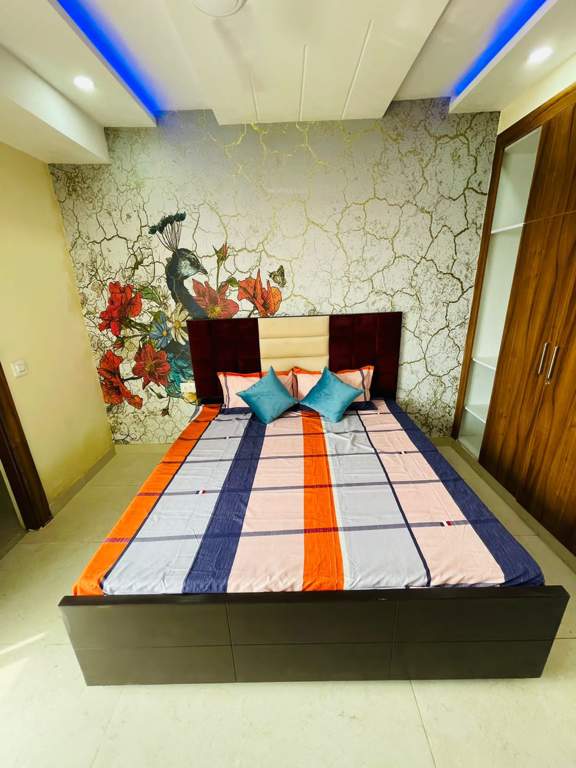  pristine greens Bedroom